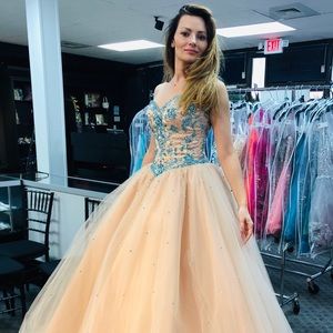 Meet your Posher, Olia